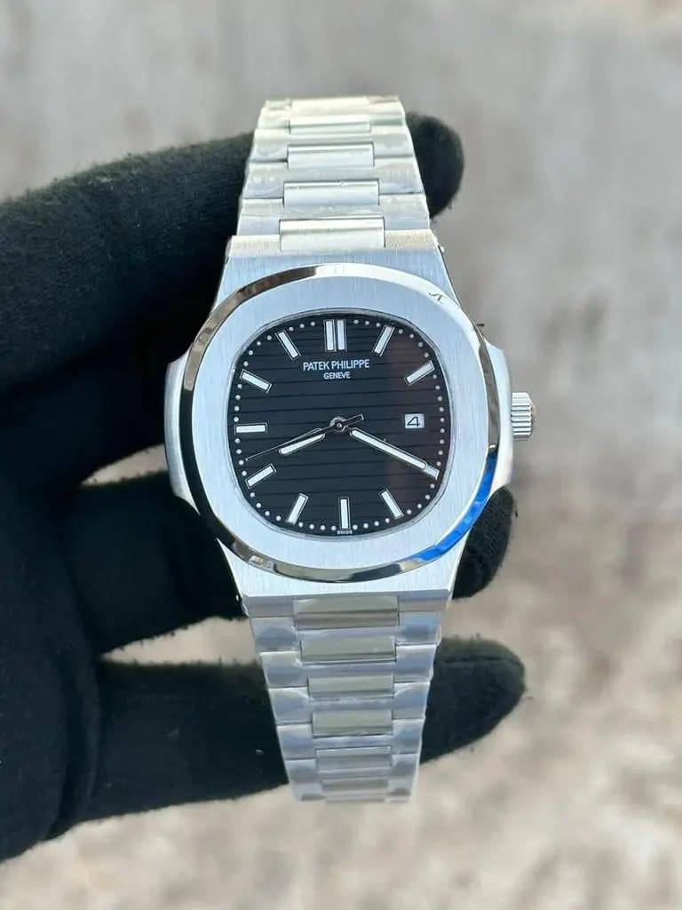 MONTRE PATEK PHILIPPE NAUTILUS 5711