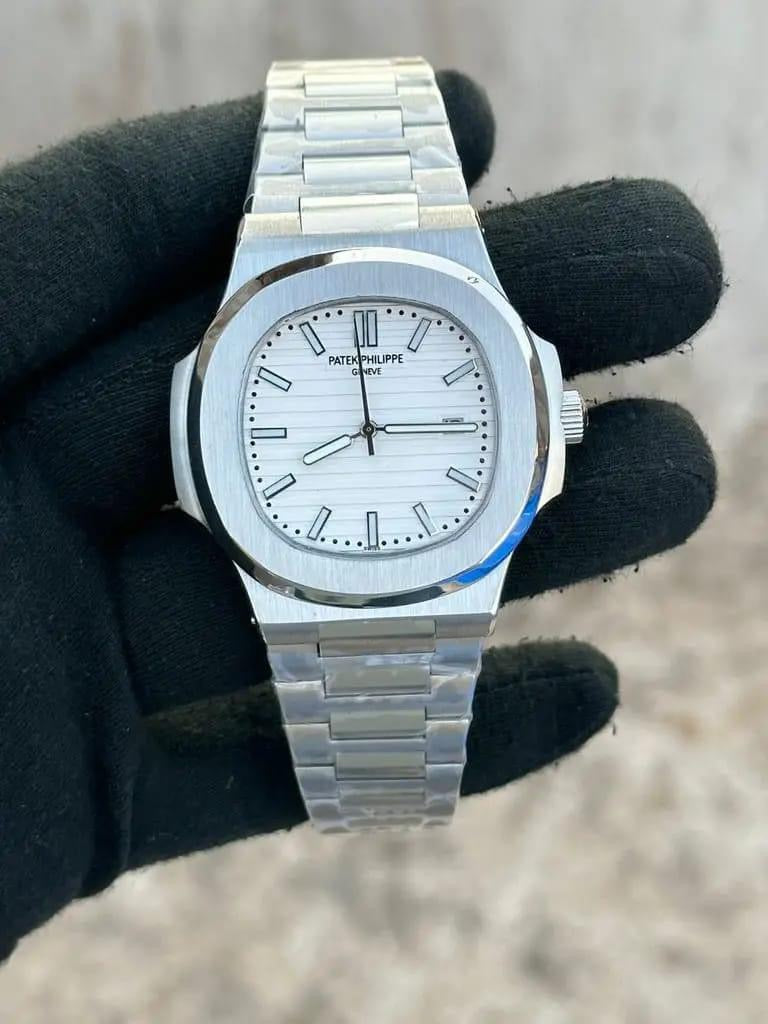 MONTRE PATEK PHILIPPE NAUTILUS 5711